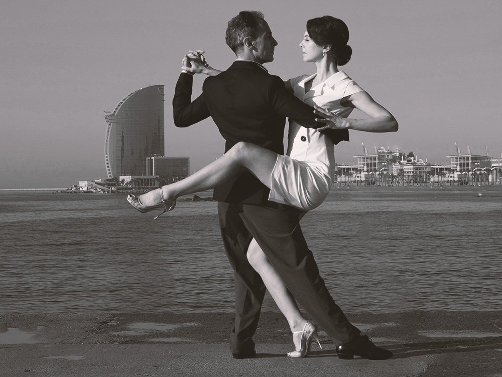 Dancers close to the sea in Barcelona